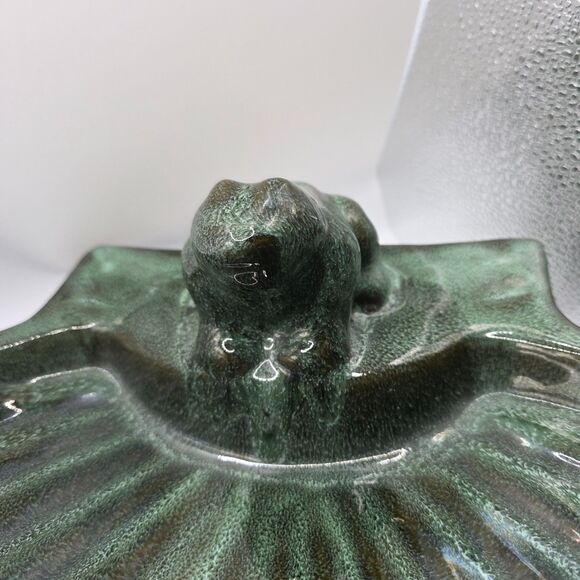 Vintage Mid Century Modern Art Pottery - Large Shell with perching frog 12 x 12 - Picture 5 of 7